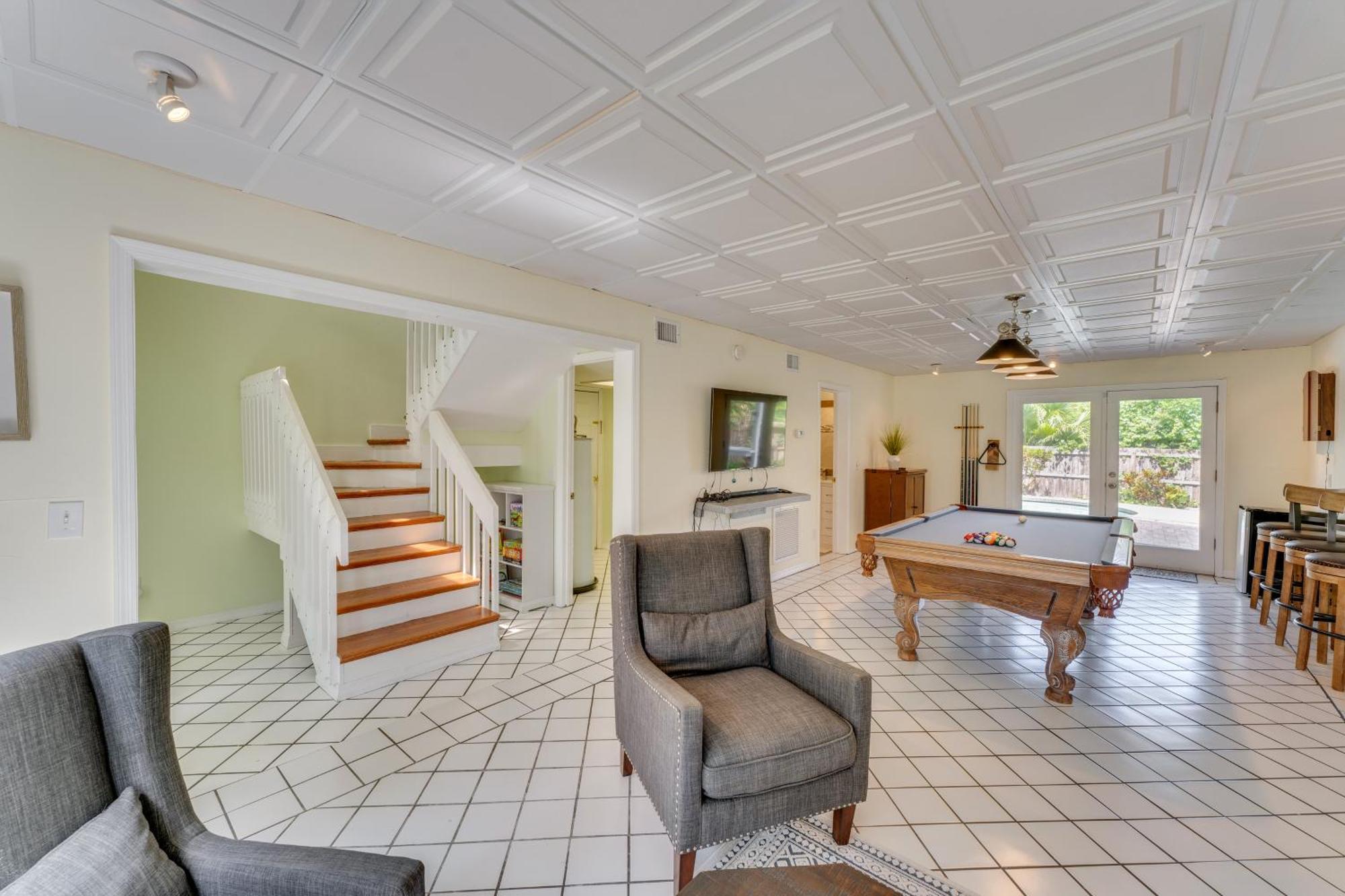 New Smyrna Beach Home With Pool - Walk To Beach! Exterior photo