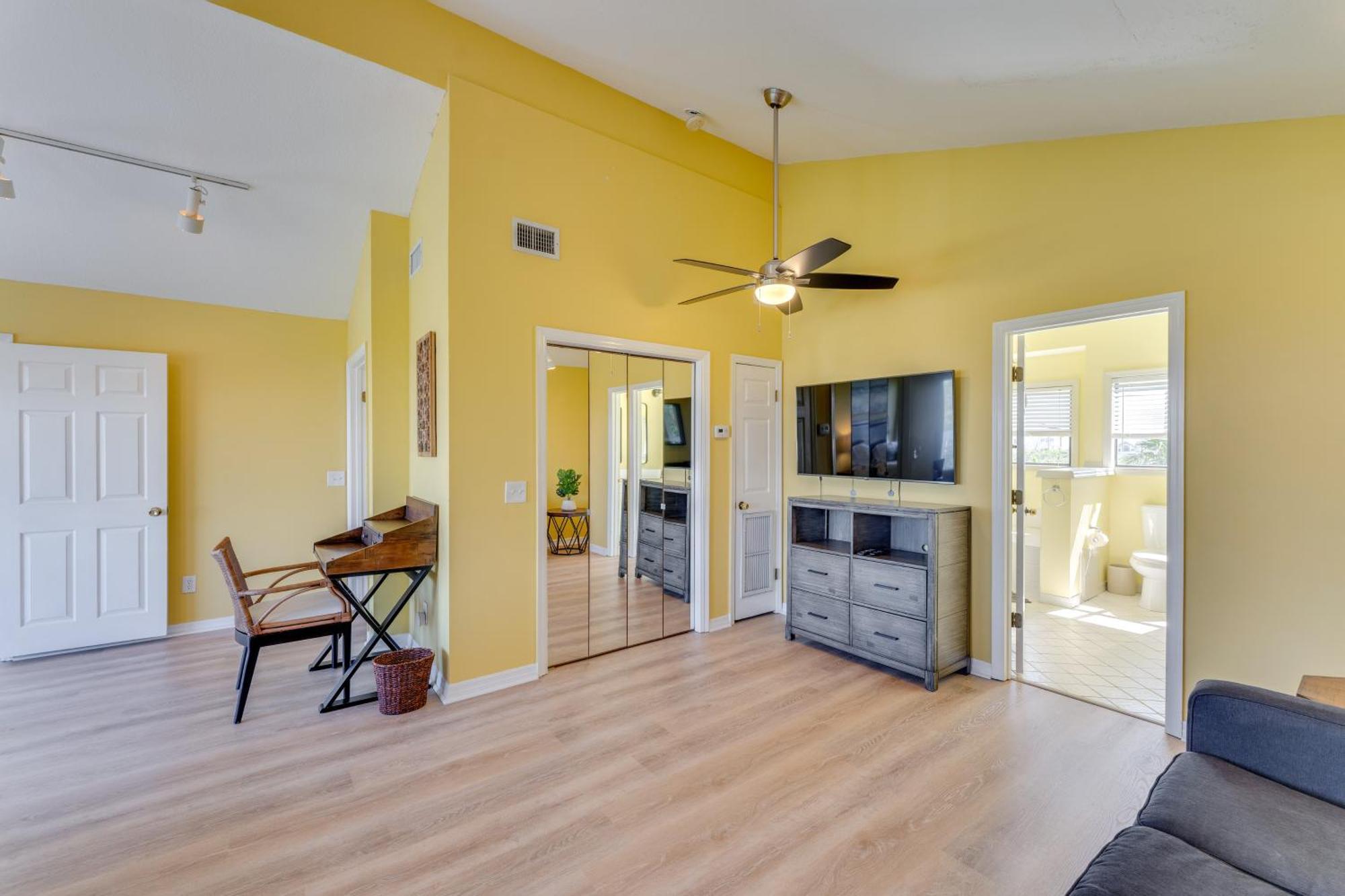 New Smyrna Beach Home With Pool - Walk To Beach! Exterior photo